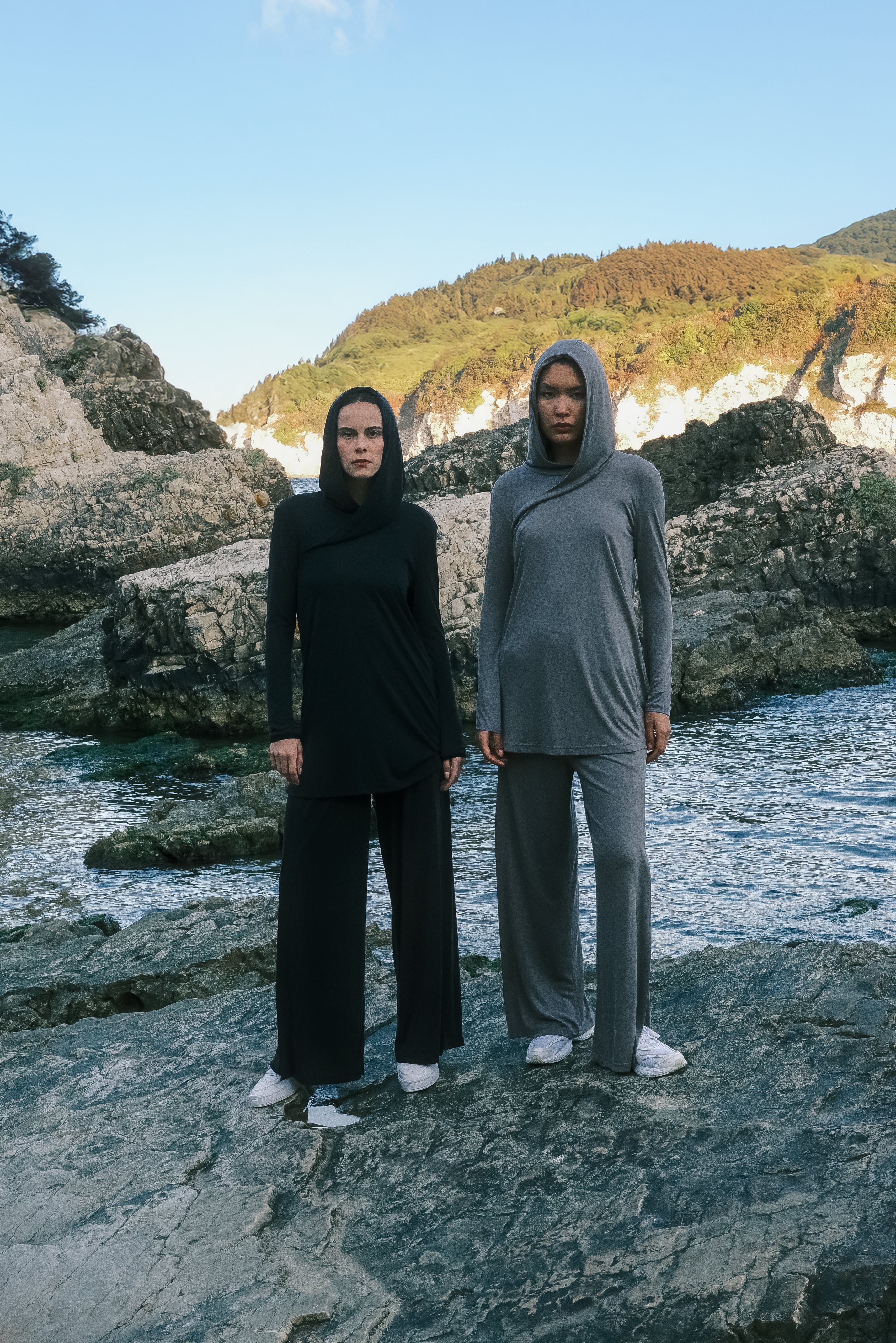 Kapüşonlu İnce Modal Üst- Siyah