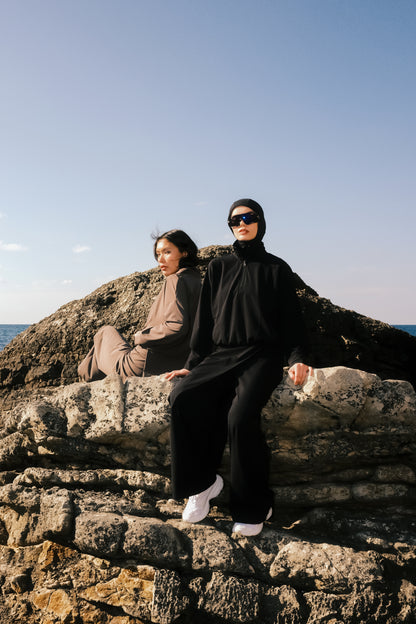 Yüksek Yakalı Lastikli Likra Üst - Siyah