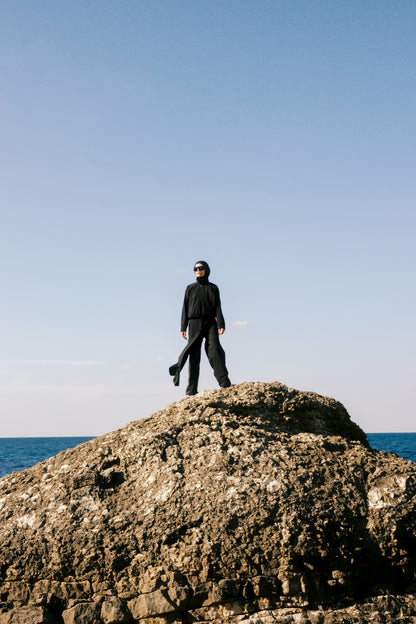 Yüksek Yakalı Lastikli Likra Üst - Siyah