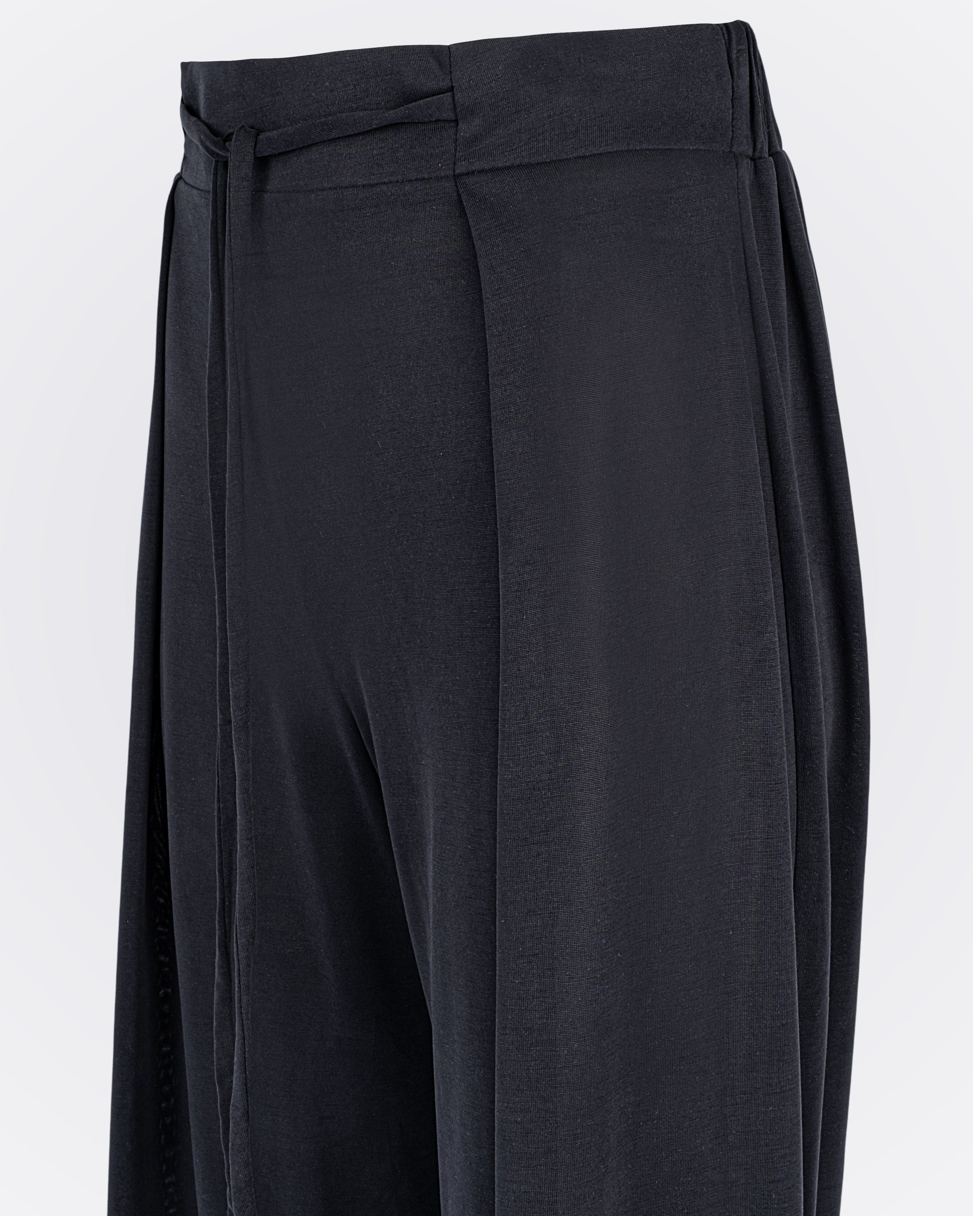 Belden Bağlamalı Modal Kumaşlı Bol Paça Aktif Pantolon - Siyah