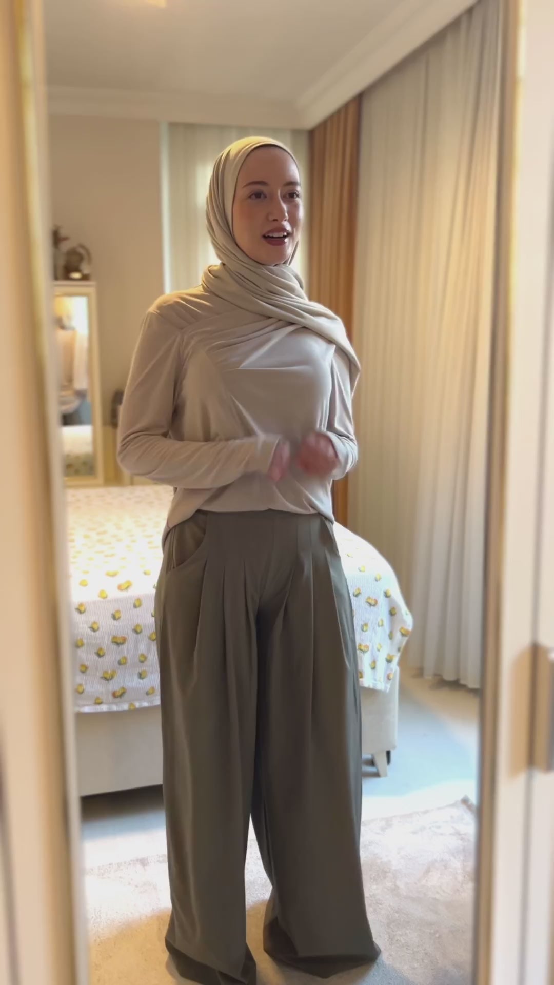 Videoyu yükle: Drape Detaylı Modal Tunik - Bej